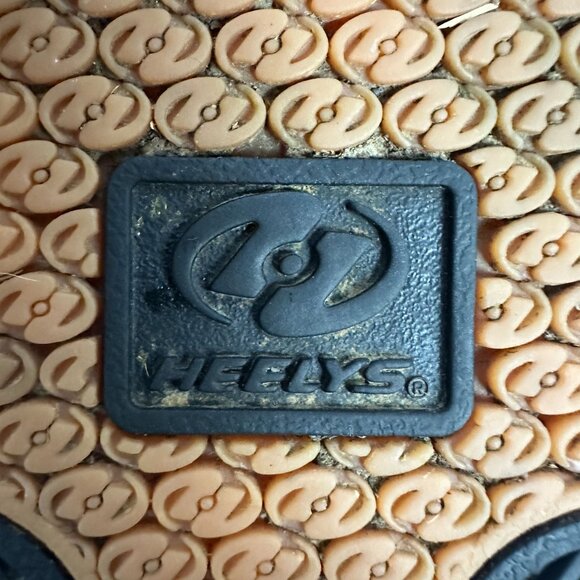 Heelys Youth Size 5 Shoes With Wheels - Skull & Camo Pattern Black/Blue Trim - Picture 9 of 9